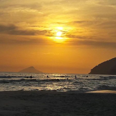 Apartamento Beach Enseada Apartment กัวรูจา ภายนอก รูปภาพ